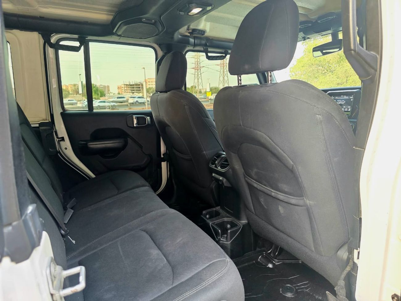 جيب رانجلر Sport 3.6L A/T (5 Seater)