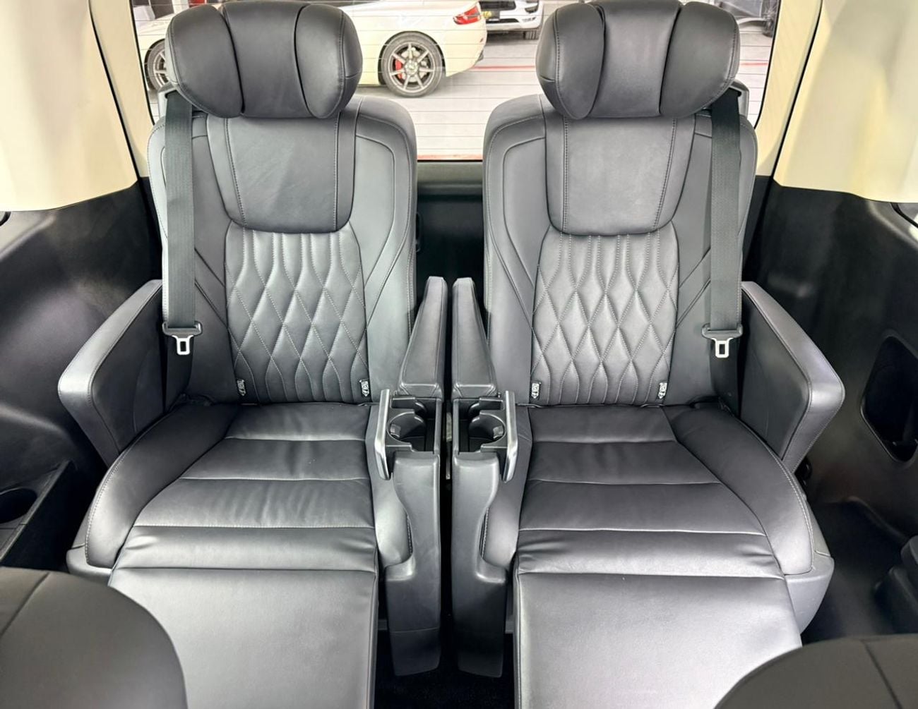 Toyota Granvia 2023 Toyota Granvia Premium, 2026 Toyota Warranty, Full Toyota Service History, Fully Loaded, GCC