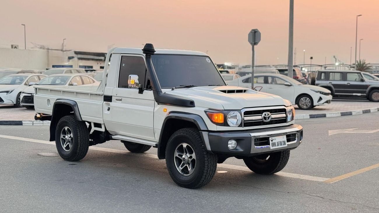 Toyota Land Cruiser Pick Up SINGLE CABIN | 4.5L DIESEL | MANUAL TRANSMISSION | RHD | 2010