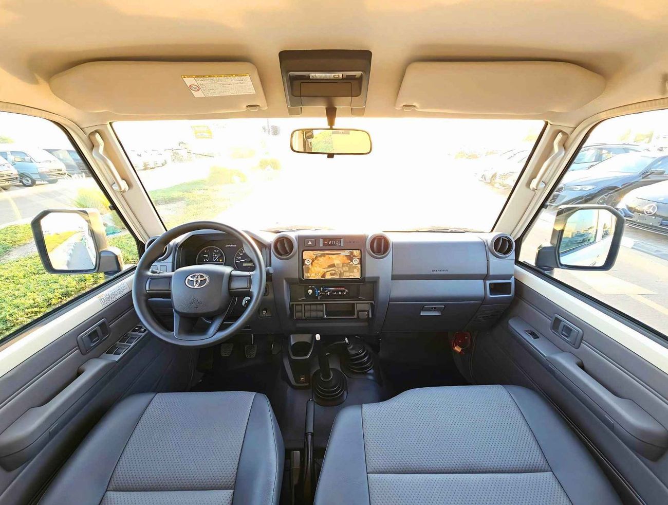 تويوتا لاند كروزر بيك آب / DOUBLE CABIN / 4.2L V6 DIESEL M/T / LEATHER SEATS / DIFFLOCK , SNORKEL / 4WD (CODE # 68084)