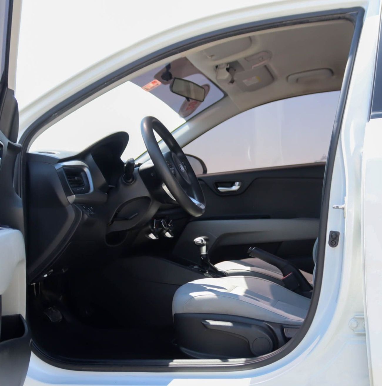 Kia Rio EX 1.4L (100 HP) Hatchback Kia Rio 2019 GCC accident-free in excellent condition 711 P.M