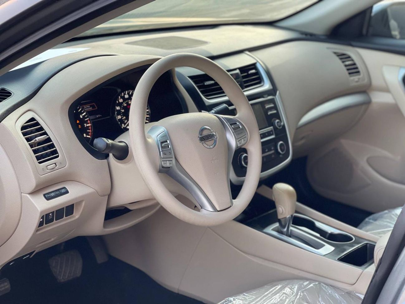 Nissan Altima S 2.5L V4 2.5L / KEYLESS ENTRY / CRUISE CONTROL / IN PERFECT CONDITION / SCREEN