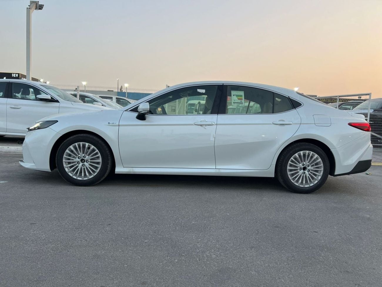 Toyota Camry GLE 2.5L Hybrid