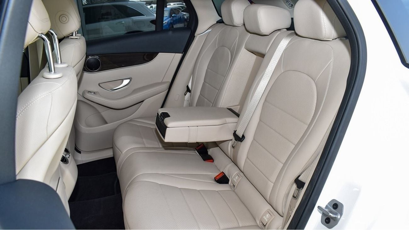 Mercedes-Benz GLC 300 2.0L REAR WHEEL DRIVE