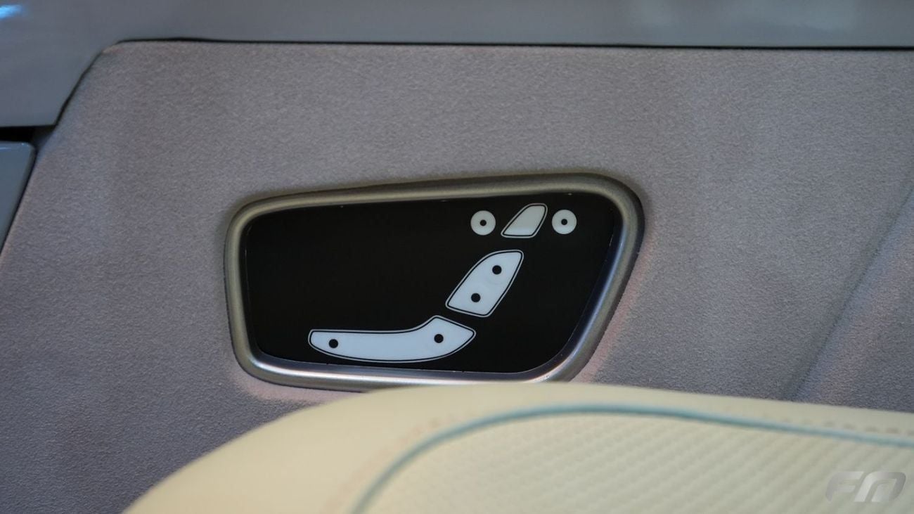 Mercedes-Benz V 300 MERCEDES‑BENZ V300 VIP BUSINESS VAN –  FULL LUXURY OPTION | BRAND NEW | GCC | 2025