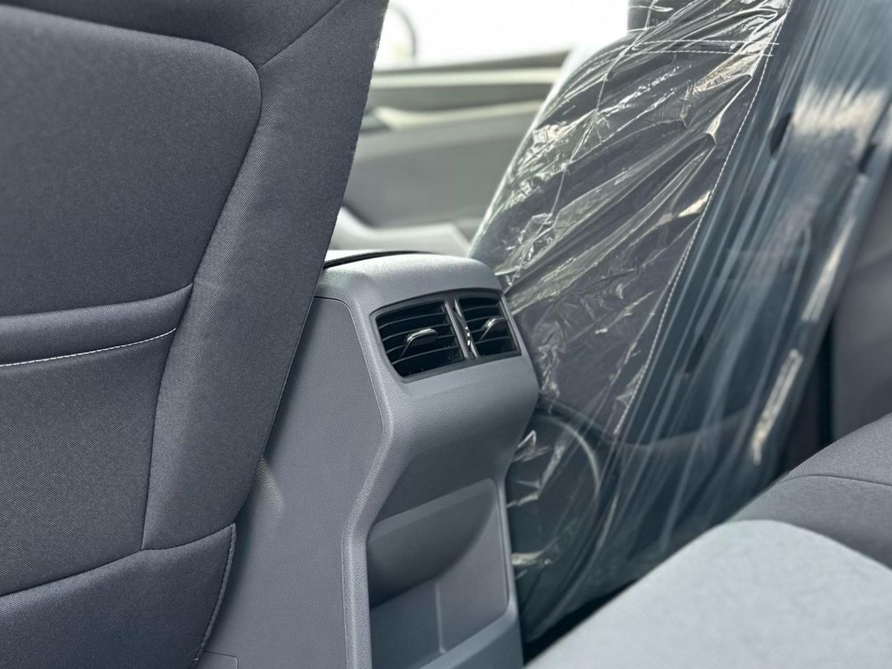 MG T60 2.4L PETROL D/C M/T 4WD