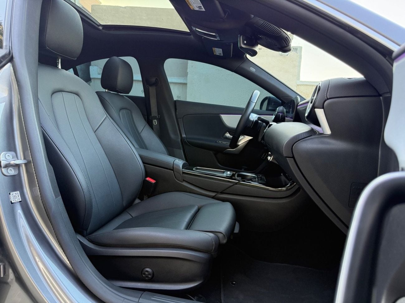 مرسيدس بنز CLA 250 Premium + 2.0L