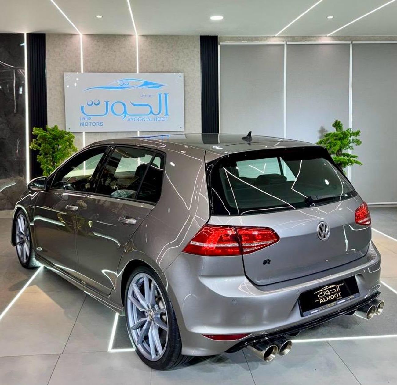فولكس واجن جولف ار AWESOME VOLKSWAGEN GOLF R || UNIQUE COLOR || FULL OPTIONS || GCC || PERFECT CONDITION || LOW MILEAGE
