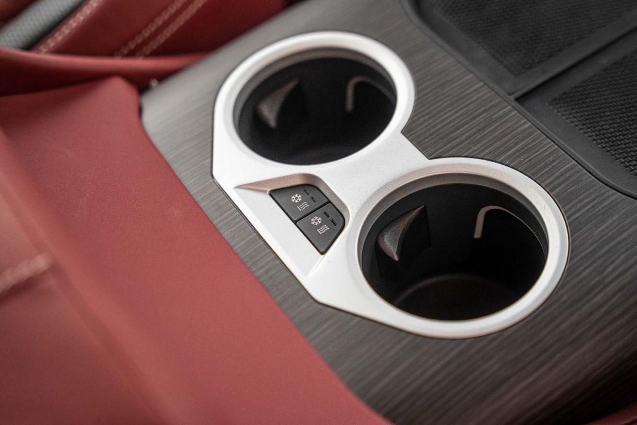 تويوتا لاند كروزر LC300 GR SPORT 3.3L DIESEL FULL OPTION WITH MBS AUTOBIOGRAPHY VIP MASSAGE SEAT AND ROOF STAR LIGHT