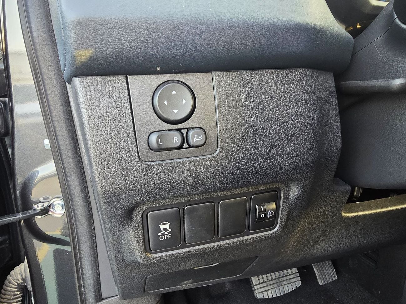 Mitsubishi Xpander Cross Mitsubishi Xpander Cross P1 line 1.5L SUV FWD Gcc Dark Grey 2025 Model