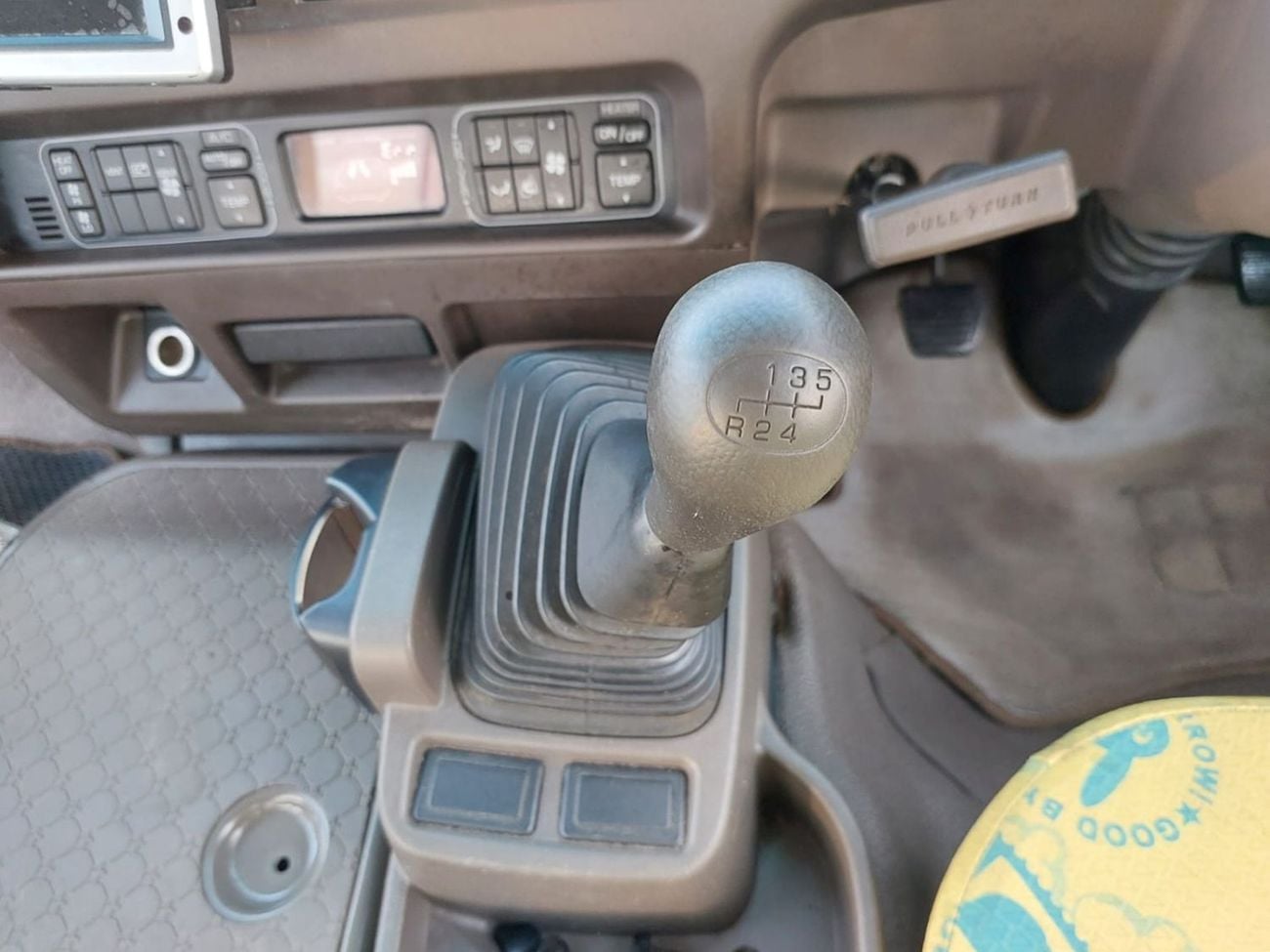 ميتسوبيشي روزا (RAMADAN OFFER) MITSUBISHI ROSA BUS RHD 2015 MODEL 3.0 L DIESEL MANUAL(PM10339)