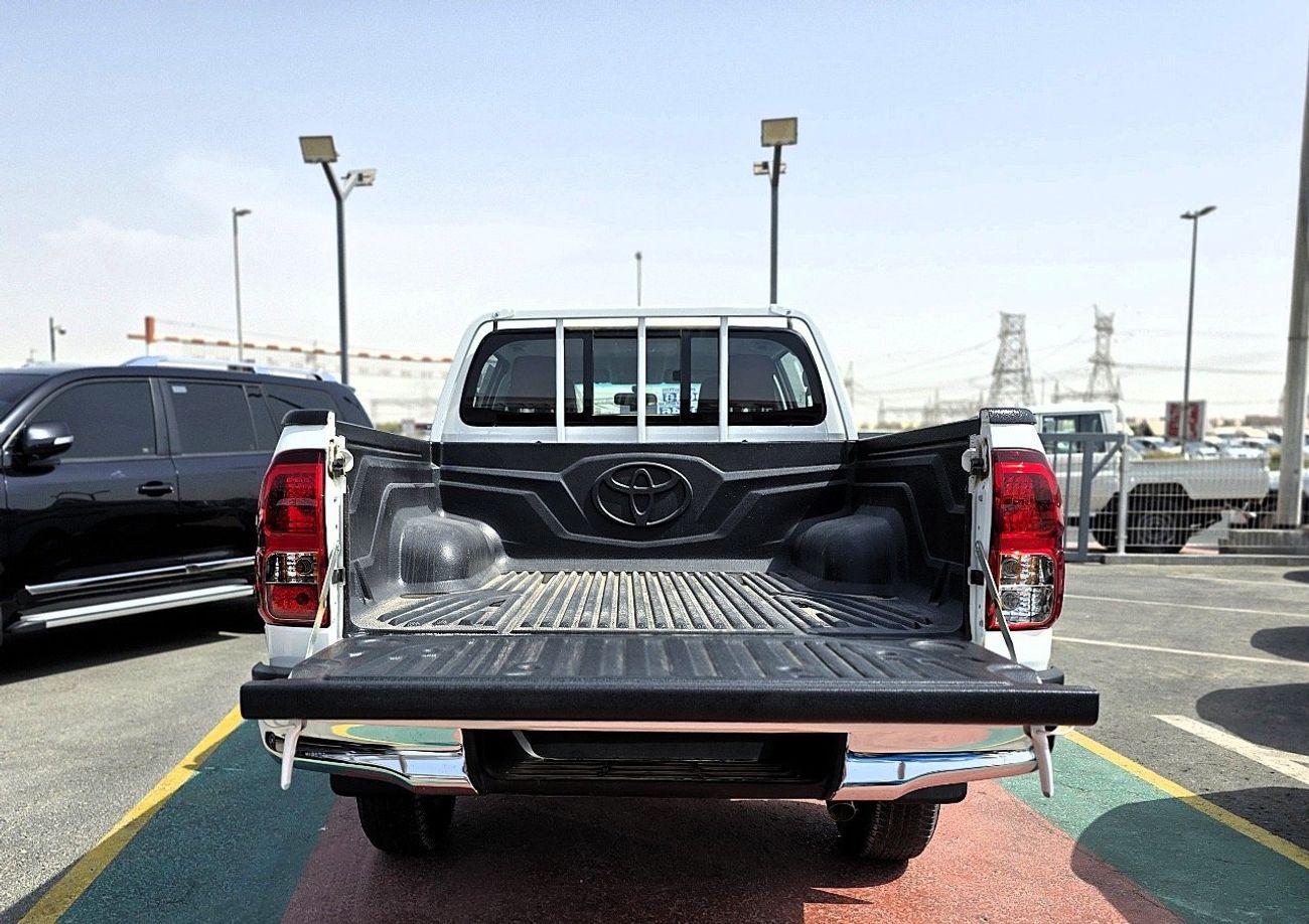 تويوتا هيلوكس GL 2.4L Double Cab Utility