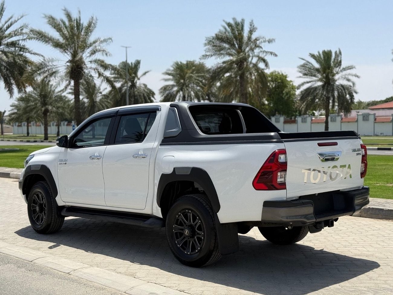 تويوتا هيلوكس SR5 export from Australia