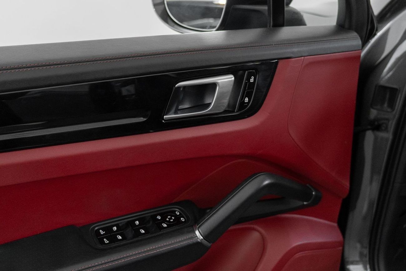 Porsche Cayenne Std 3.0L (340 HP)