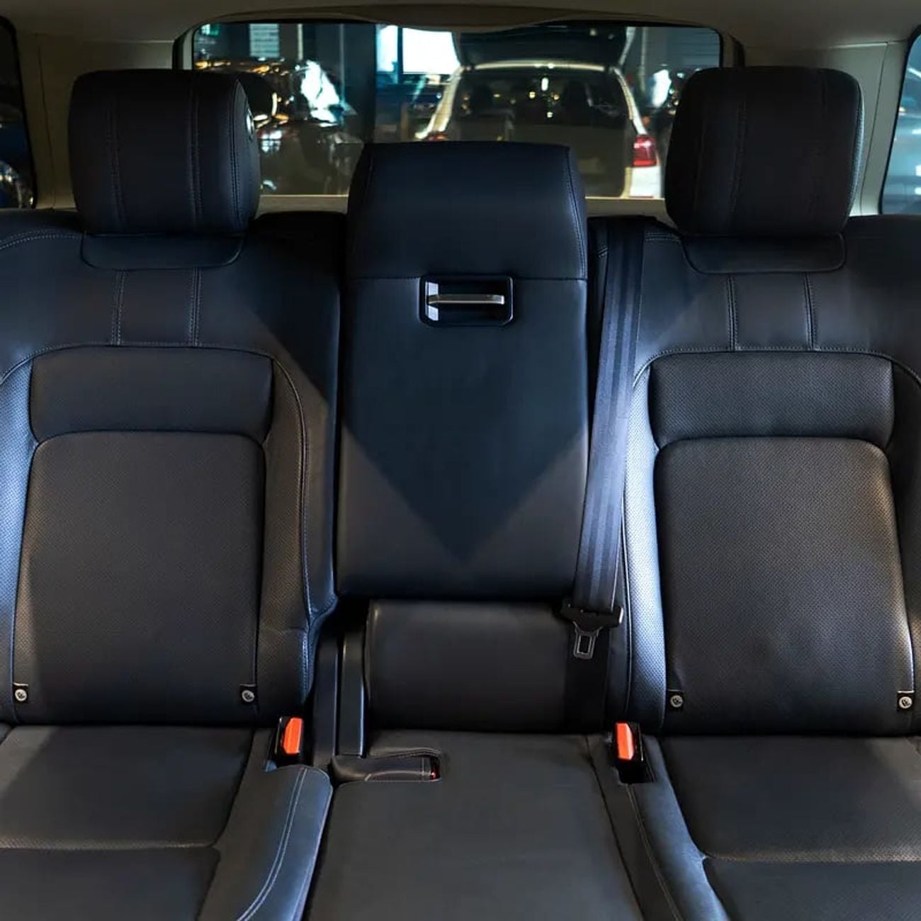 لاند روفر رينج روفر Vogue 5.0L 2,682 pm • 0% Downpayment • Vogue • 1 Year Warranty