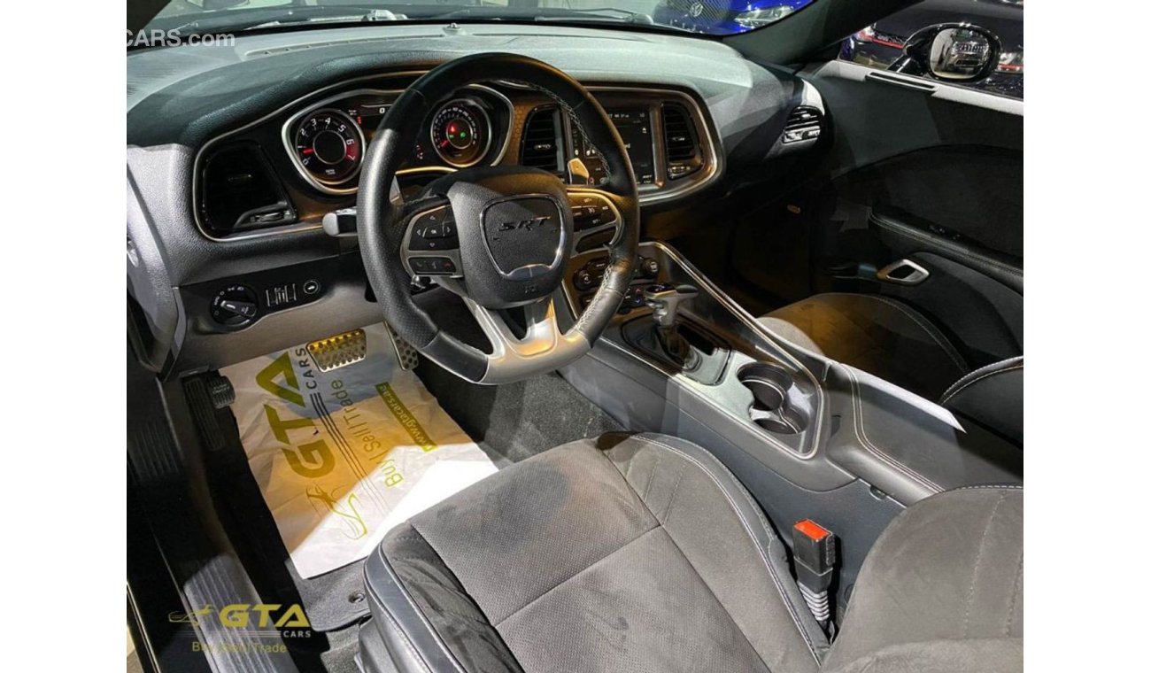 دودج تشالينجر 2015 Dodge Challenger 6.4 with 2 years warranty and full dealer service history