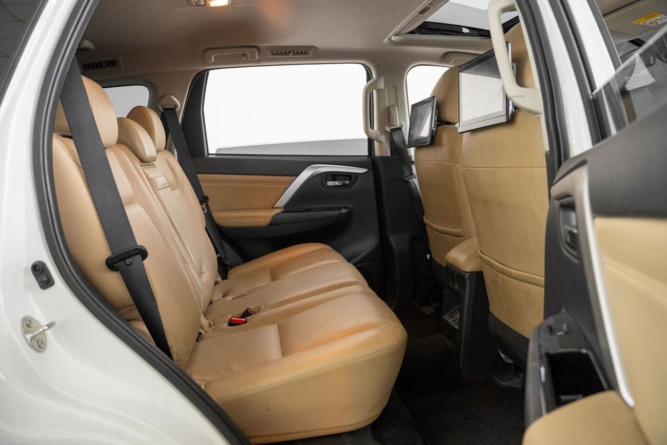 Mitsubishi Montero Sport 2023 Mitsubishi Montero Sport Premium / Mitsubishi Warranty •	Premium Model •	3.0 V6 4WD •	Blind spo