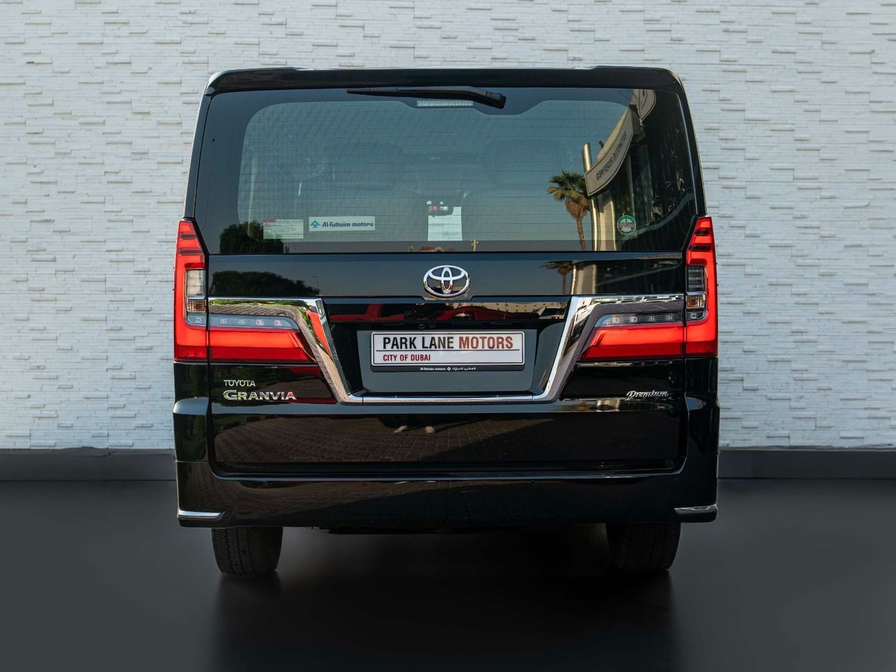 تويوتا جرافينا AED 2,516 PM • GRANVIA PREMIUM 3.5L V6 • LOW KMS • 4 CAPTAIN CHAIRS • FULLY LOADED TOP OPTION