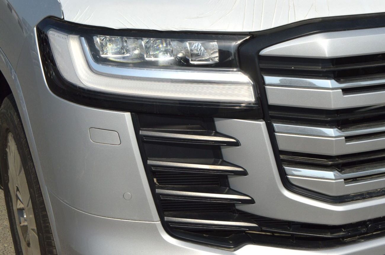 تويوتا لاند كروزر Toyota Lc300 VXR 2025 RHD petrol engine 3.3L twin turbo 4x4 Japanese specs silver colour