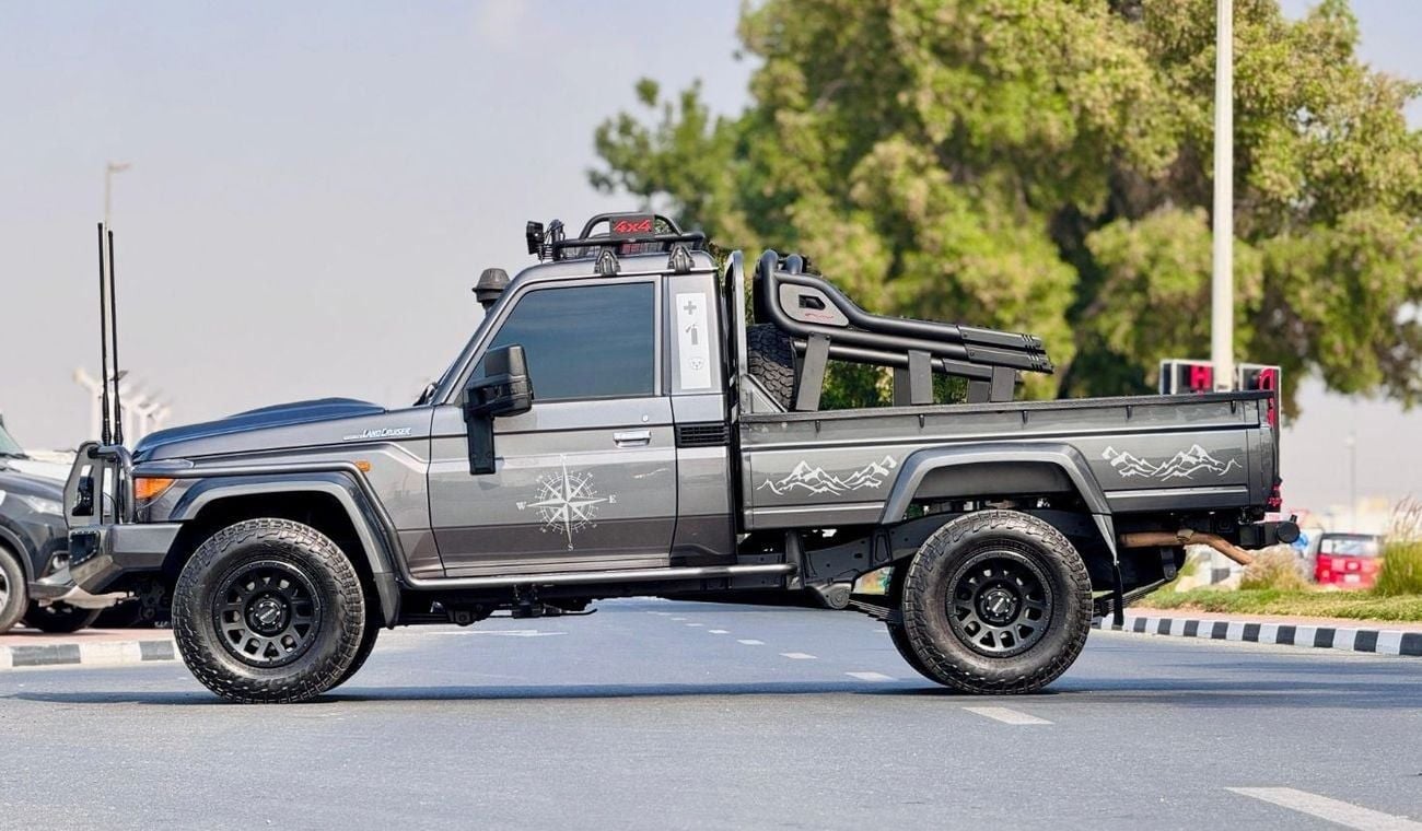 Toyota Land Cruiser Pick Up AFTER MARKET SINGLE CABIN PICKUP | RHD | 2017 | 4.5L DIESEL ENGINE  | (MT) | AIR SNORKEL