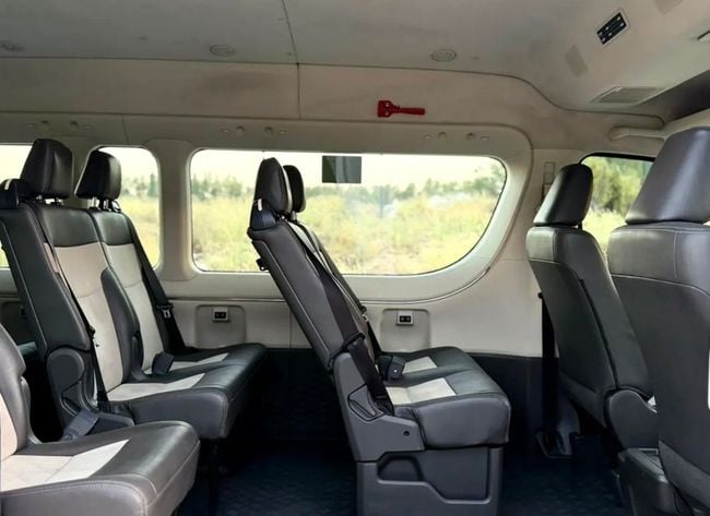 Toyota HiAce 2021 Model Diesel Engine Automatic Transmission Full Option GCC Specification Very Perfect Condition, миниатюра 24