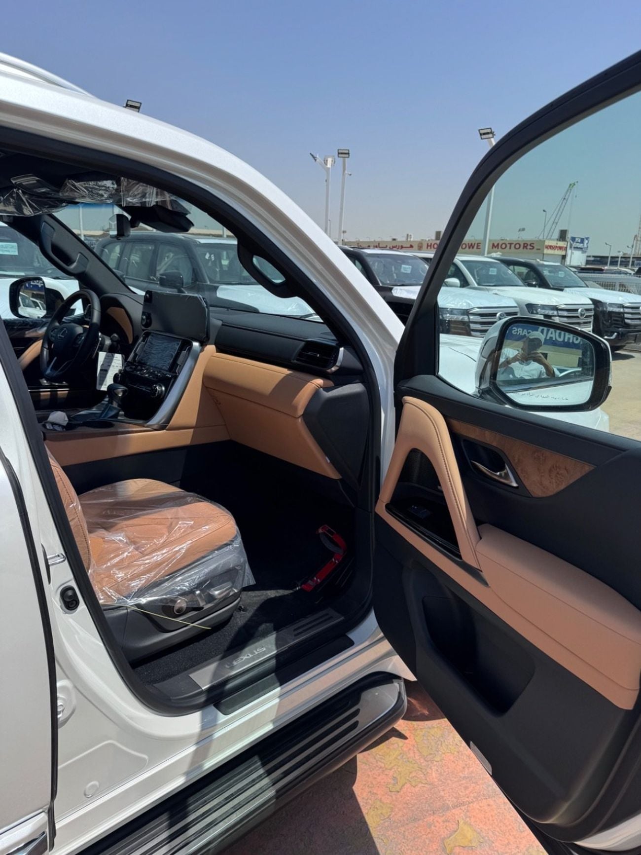 لكزس LX 600 SIGNATURE