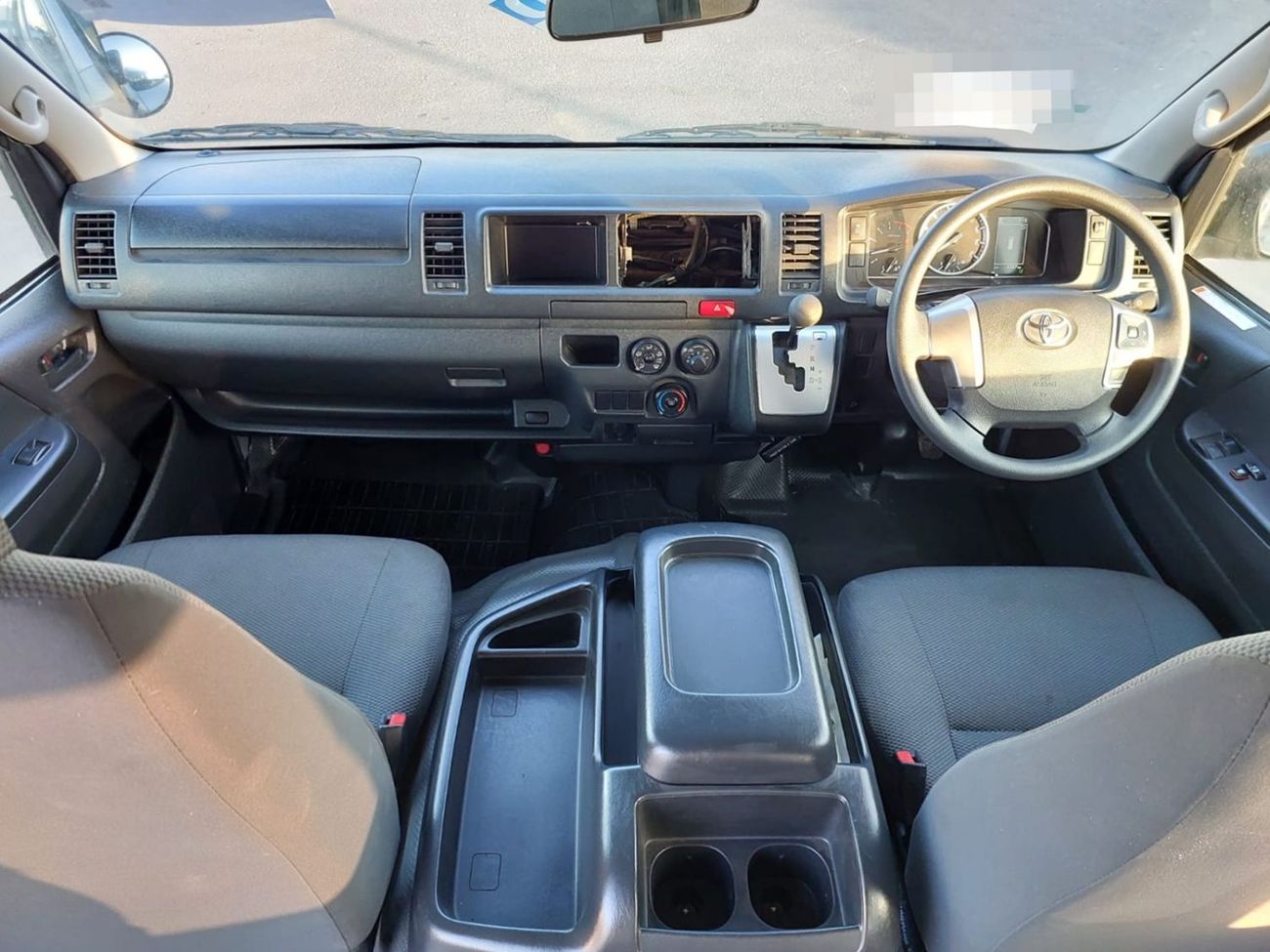 Toyota Hiace TOYOTA HIACE VAN RHD 2023 MODEL 2.8 L DIESEL AUTOMATIC(PM003751)