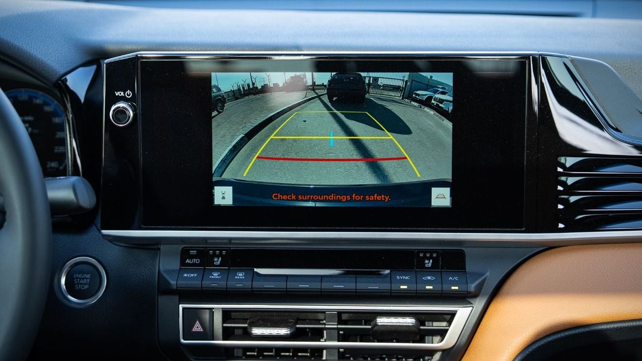 تويوتا كامري GLE 2.5L - Black Inside Yellow Brown