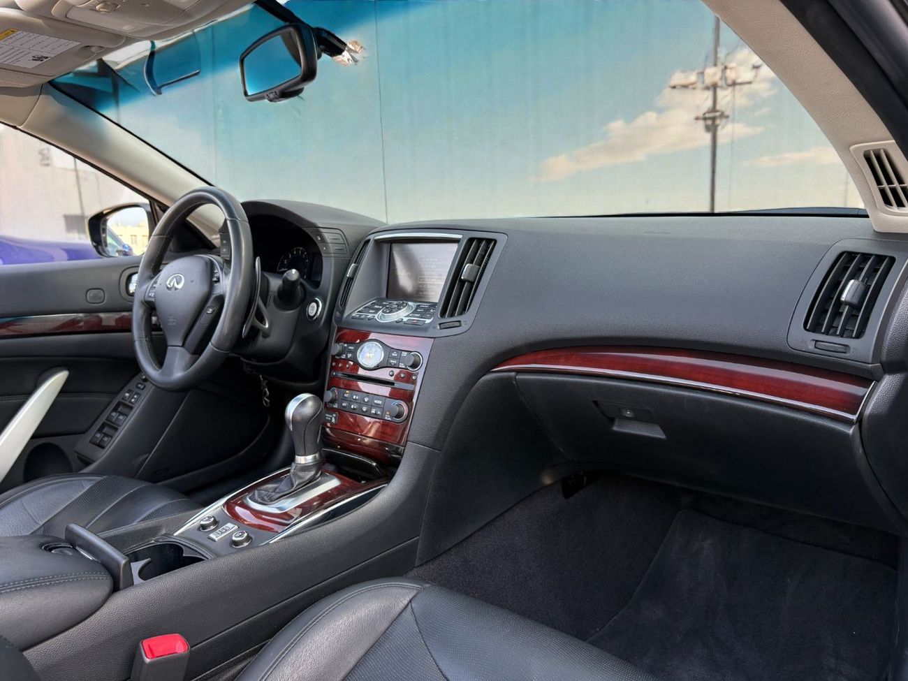 إنفينيتي Q60 Q60 CONVERTIBLE 3.7L V6 A/T | 2016 | GCC SPECS