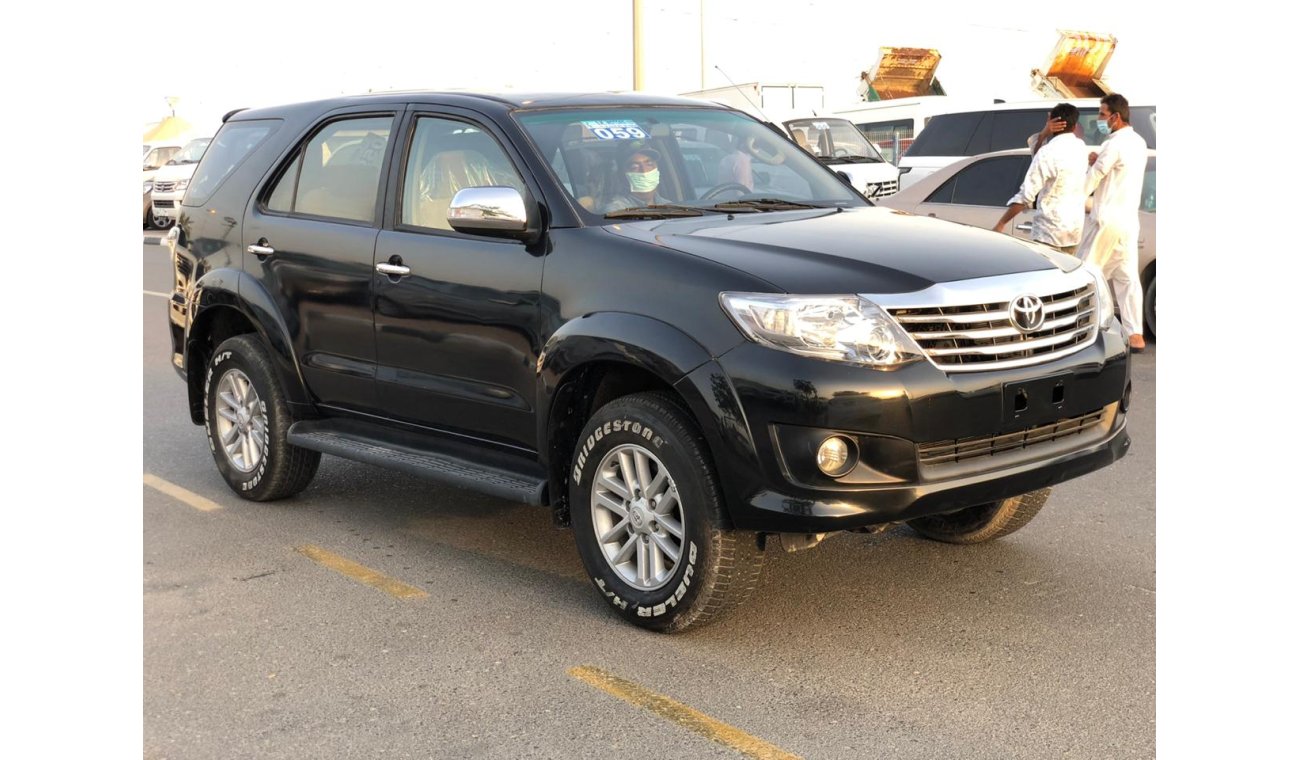 Toyota Fortuner MINT CONDITION-ALLOY RIMS-CLEAN INTERIOR AND EXTERIOR, LOT-650