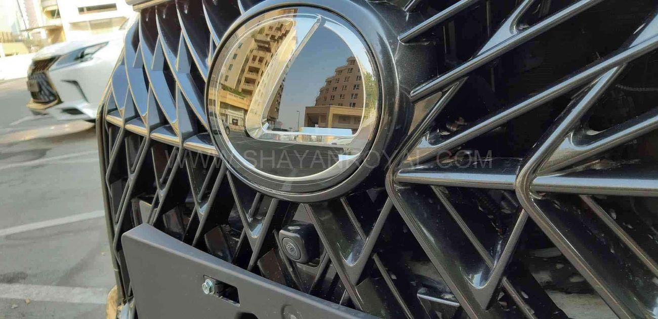 Lexus LX 570 BLACK EDITION " KURO " Full Option MY2020 ( NOT FOR SALE IN GCC COUNTRY )