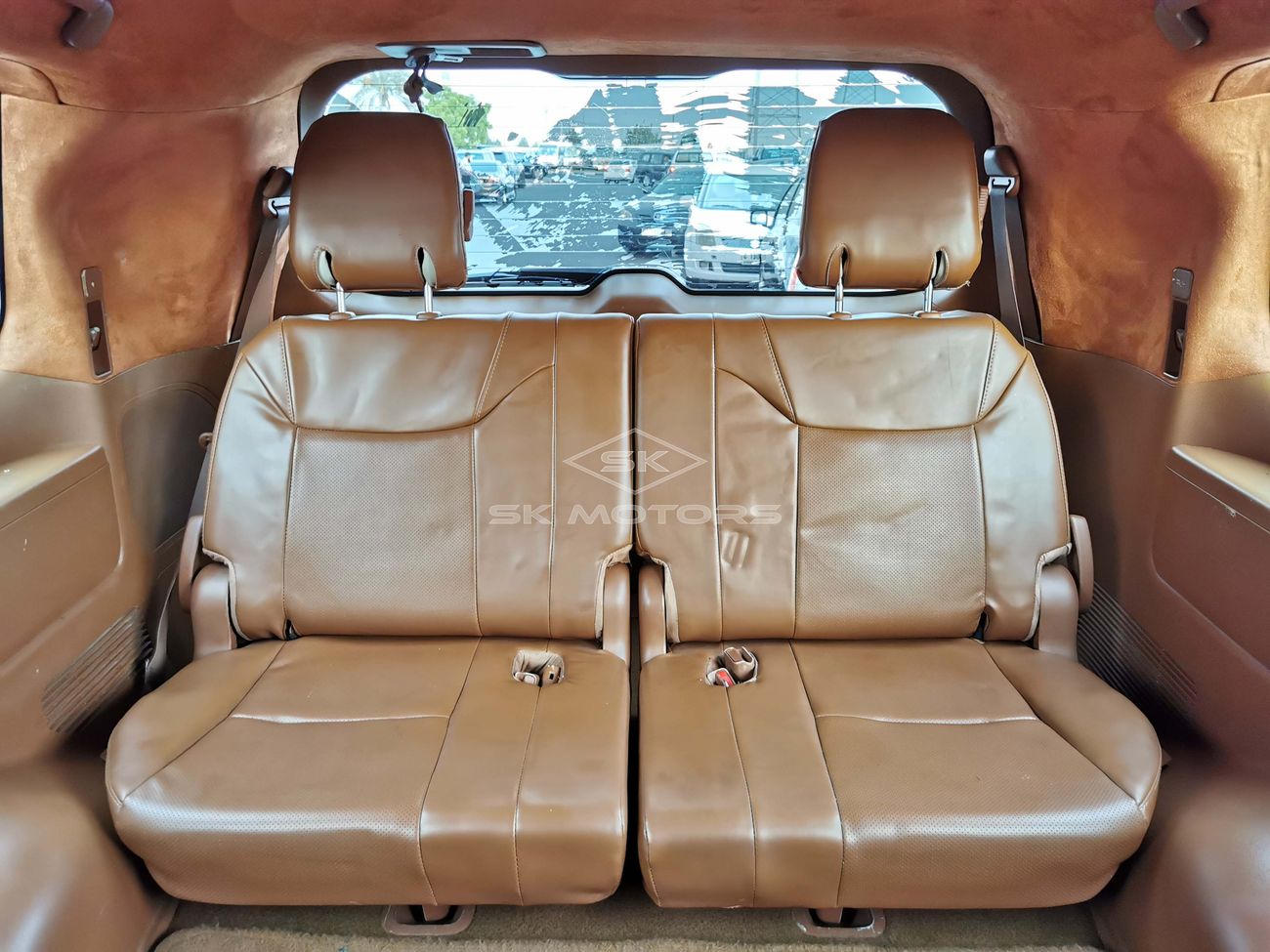 Lexus LX 570 5.7L, 20" Rims, Sunroof, Driver Memory Seat, Front Power Seats, Leather Seats, DVD (LOT # 797)