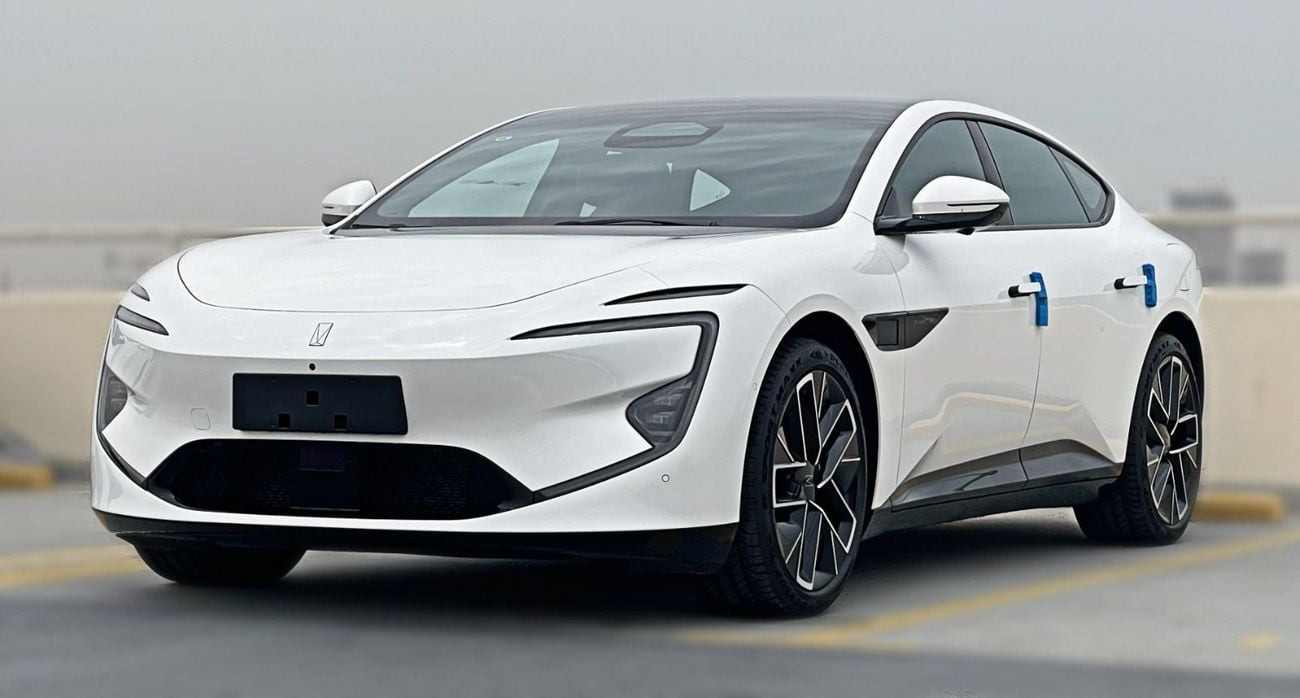 أفاتر 12 Performance AWD