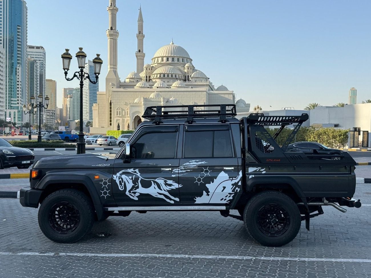 تويوتا لاند كروزر V8 GXL with Upgraded Shape