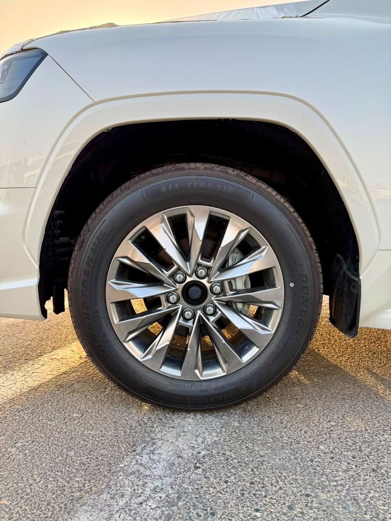 Toyota Land Cruiser 4.0L FULL GXR WITH RADAR