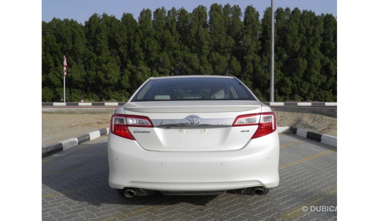 Toyota Camry 2015 SE+ REF#695