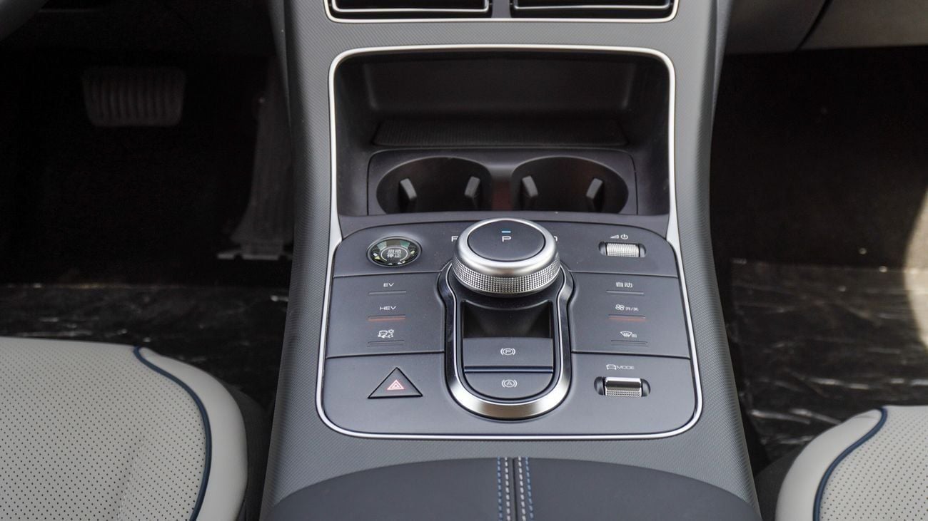 BYD Destroyer 05 Brand New BYD Destroyer EV 2025 Export 1.5L Plug-in Hybrid|White/Black|N-BYD-LUX-H-E-25|