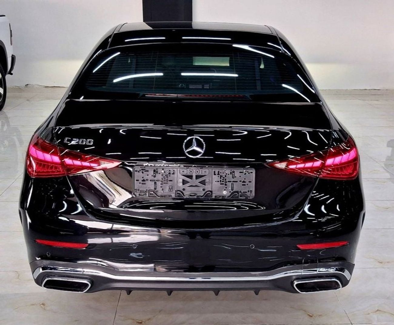 Mercedes-Benz C 200 Premium 2.0L Premium plus 2.0L AMG KIT