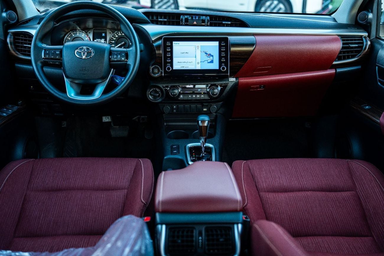 تويوتا هيلوكس 2026 Toyota Hilux  SR5 D/C  (4.0 L) 4X4