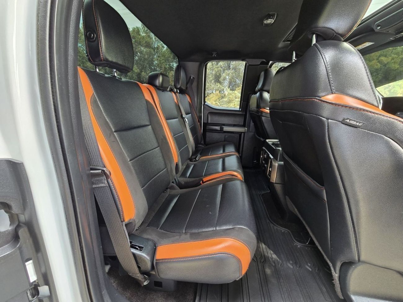 فورد إف-150 رابتور FORD F-150 RAPTOR 2018 GCC ORGINAL PAINT // ACCIDENT FREE // GOOD CONDITION