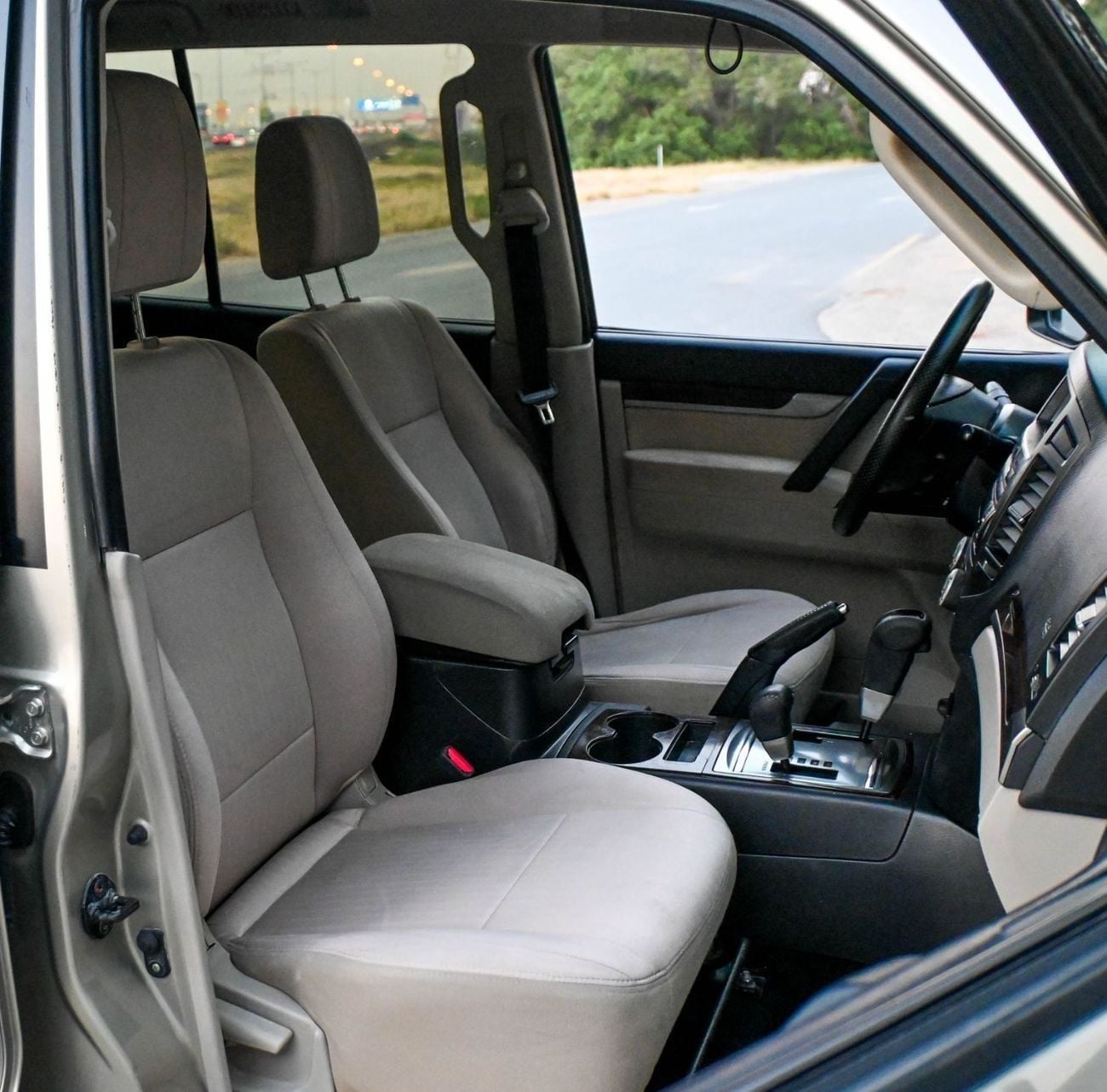 Mitsubishi Pajero GLS HIGHLINE Mitsubishi Pajero Gulf 2012 Specs in excellent condition 3.5L (5 Seater)