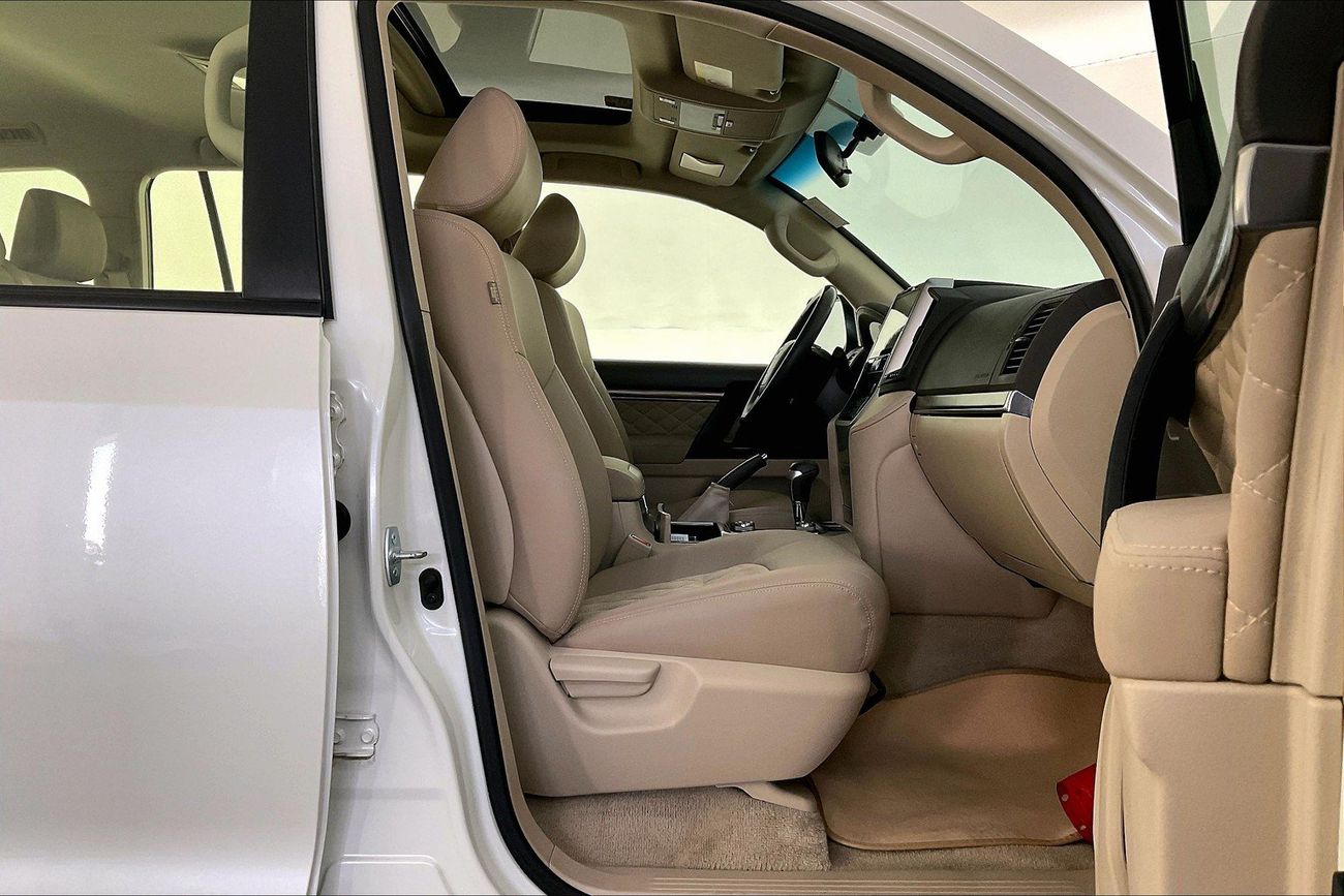 تويوتا لاند كروزر GXR | شامل الضمان | 0 ﺪﻔﻋﺓ ﺃﻮﻟﻯ