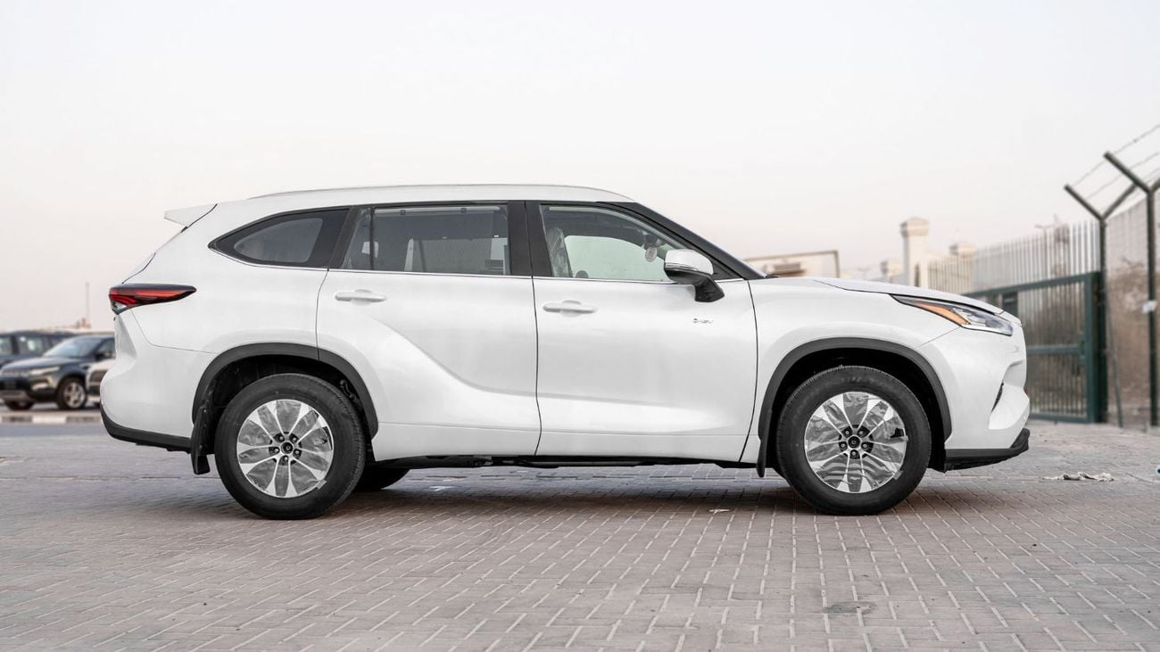 Toyota Highlander 2025 Toyota Highlander GLE 2.5 AT Hybrid (White)