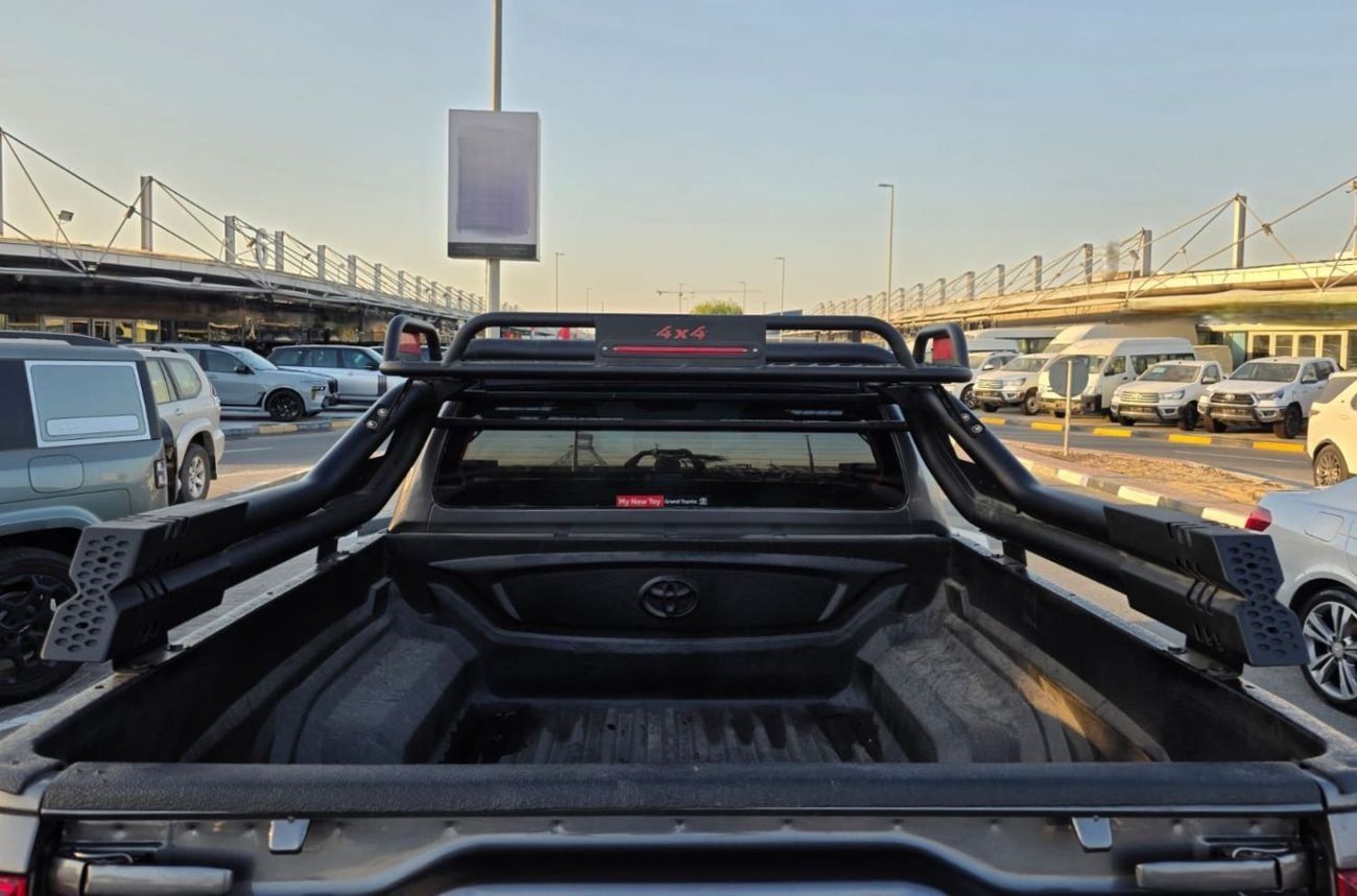Toyota Hilux DOUBLE CABIN | RHD | 2021 | 2.8L DIESEL ENGINE | AUTOMATIC TRANSMISSION | NUDGE BAR