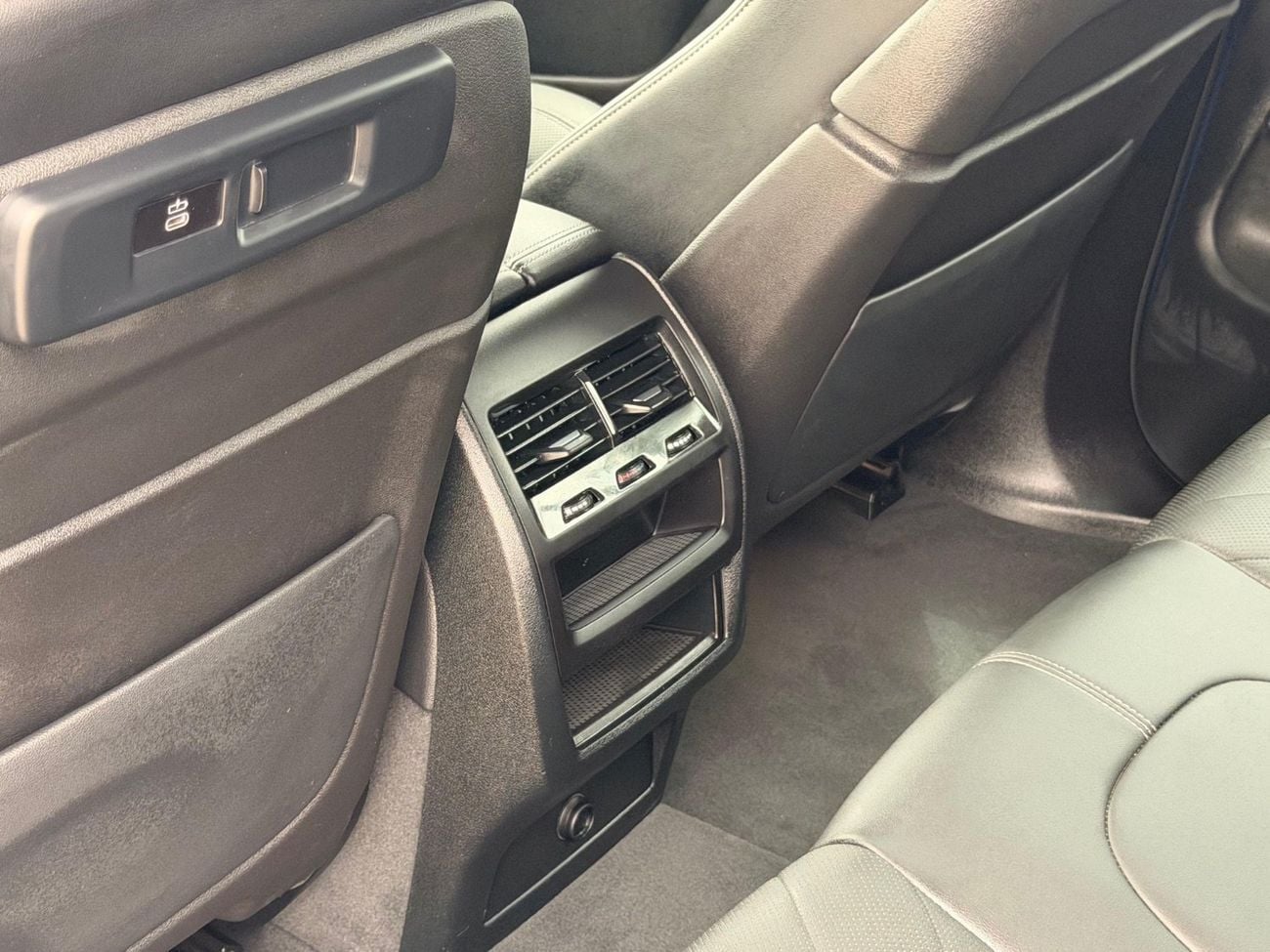 بي أم دبليو X5 XDRIVE40i M SPORT 3.0L