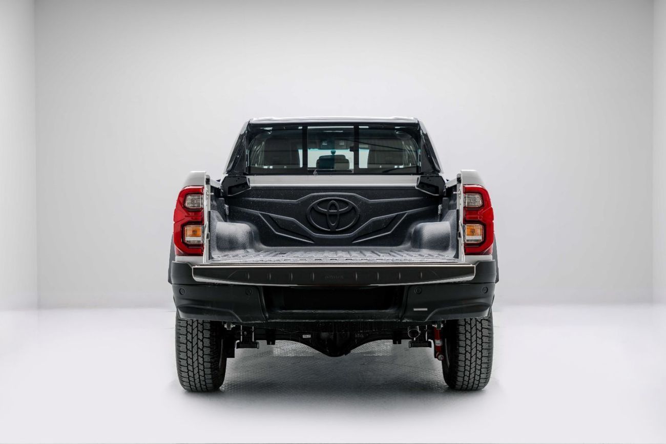 Toyota Hilux 4.0L - White Pearl + Black Me inside GR-S White | Export Only