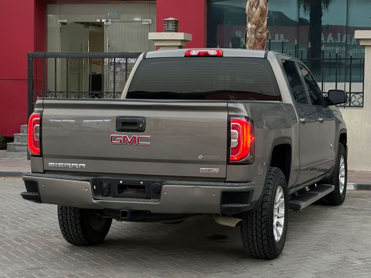 جي أم سي سييرا 1500 SLE