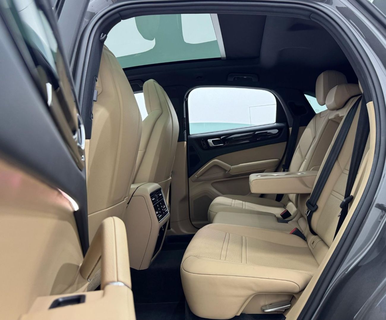 بورش كايان Base Coupe 2021 Porsche Cayenne Coupe, Warranty, Full Porsche Service History, Very Low Kms, GCC