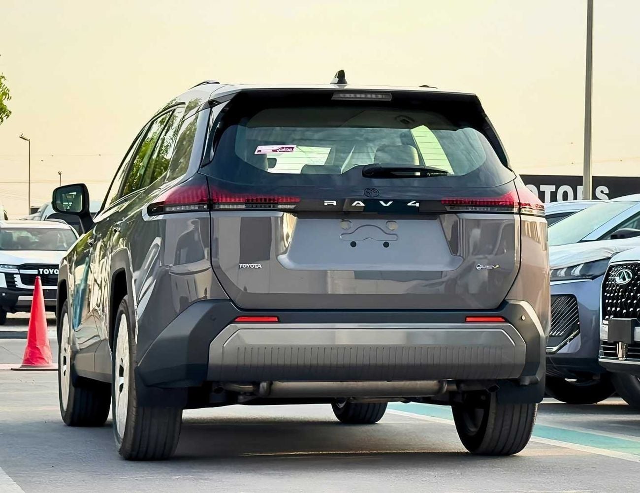 تويوتا راف ٤ VXR HEV HYBRID || 2.5L V4 AWD | RADAR | PANORAMIC ROOF | AUTO PARK (CODE # R4HHS)
