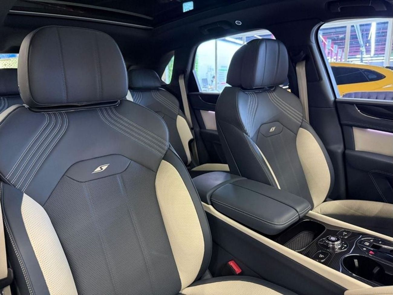 بنتلي بينتايجا 2022 BENTLEY BENTAYGA S V8 /GCC/ DEALER WARRANTY AND SERVICES